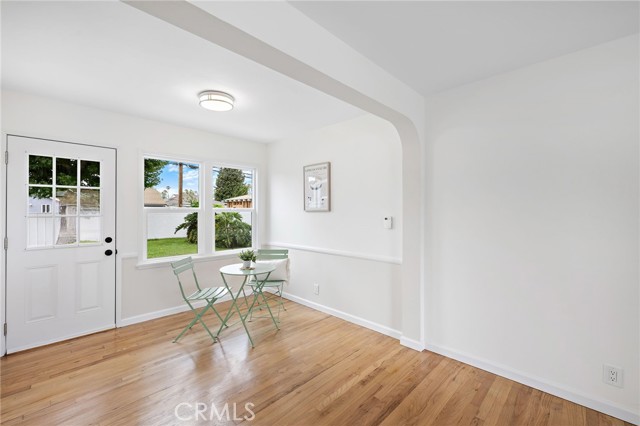 1833 N Greenbrier N Road, Long Beach CA: https://media.crmls.org/medias/38ebd87c-55e0-423f-a155-fae62359c619.jpg