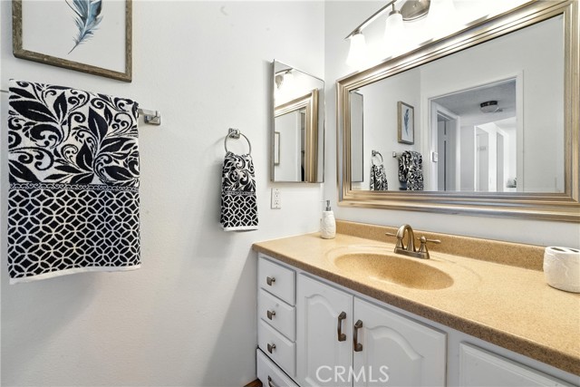Detail Gallery Image 19 of 46 For 955 E 3rd St #304,  Long Beach,  CA 90802 - 2 Beds | 1 Baths