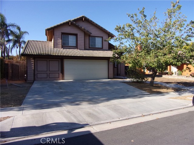 444 Yosemite Circle, Corona, CA 92879