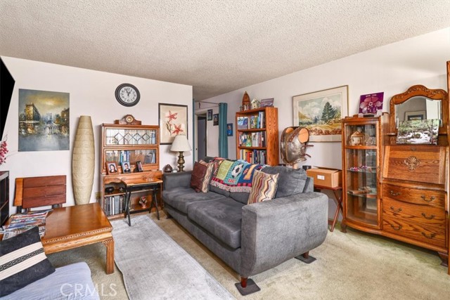 Detail Gallery Image 5 of 40 For 2026 E Santa Clara Ave #C3,  Santa Ana,  CA 92705 - 2 Beds | 2 Baths