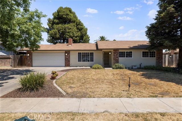 Detail Gallery Image 1 of 1 For 1792 E Alpine Ave, Tulare,  CA 93274 - 3 Beds | 2 Baths