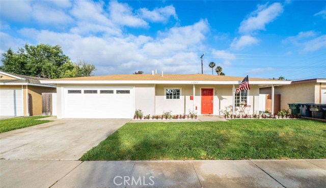 19301 Waterbury Ln, Huntington Beach, CA 92646