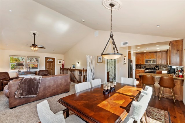 Detail Gallery Image 12 of 49 For 26660 Merced Ln, Lake Arrowhead,  CA 92352 - 3 Beds | 2/1 Baths