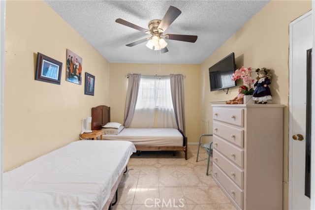 Detail Gallery Image 21 of 36 For 25479 Los Flores Dr, San Bernardino,  CA 92404 - 4 Beds | 2 Baths