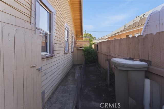 Detail Gallery Image 14 of 57 For 608 W 52nd, Los Angeles,  CA 90037 - 3 Beds | 2 Baths