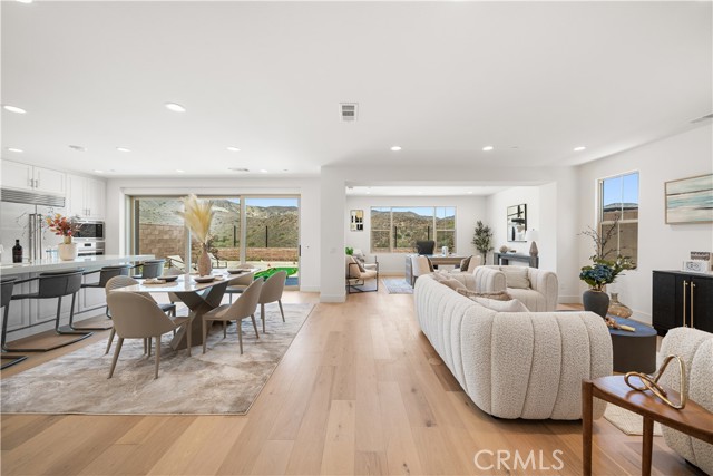 107 Somera, Irvine CA: https://media.crmls.org/medias/38f2d753-d3f2-4baa-93dd-04ed95dc3062.jpg