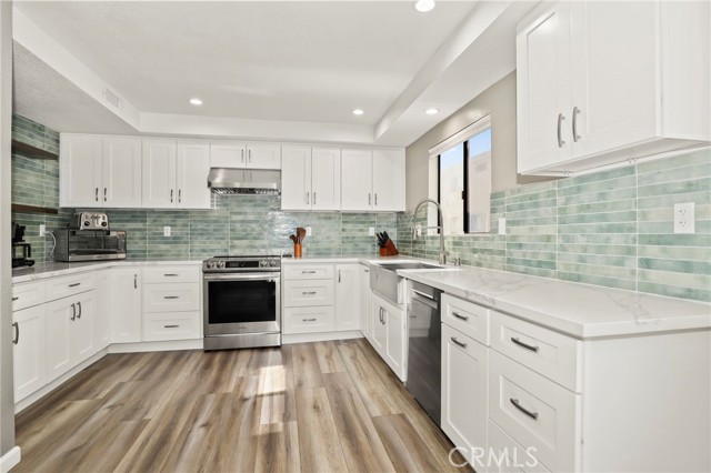 Detail Gallery Image 2 of 41 For 10201 Mason Ave #19,  Chatsworth,  CA 91311 - 2 Beds | 2/1 Baths