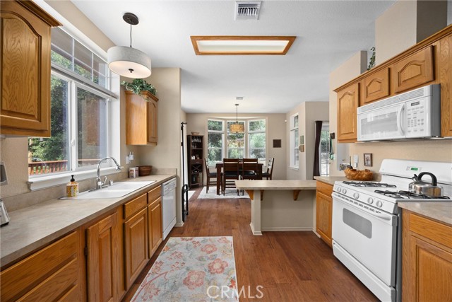 Detail Gallery Image 11 of 33 For 2105 Zermatt Dr, –,  CA 93222 - 2 Beds | 2 Baths