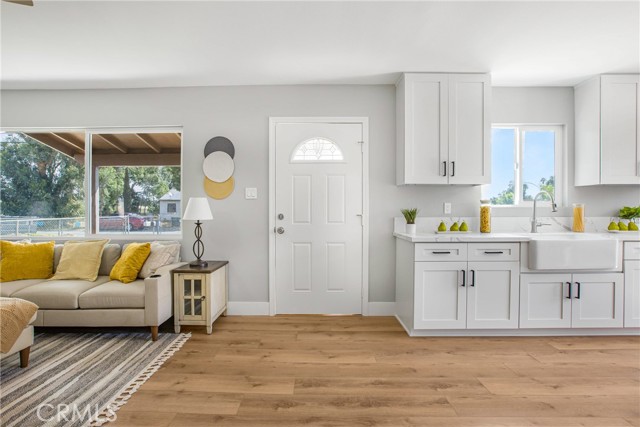 Detail Gallery Image 2 of 33 For 6323 Smith Ave, Jurupa Valley,  CA 91752 - 3 Beds | 2 Baths