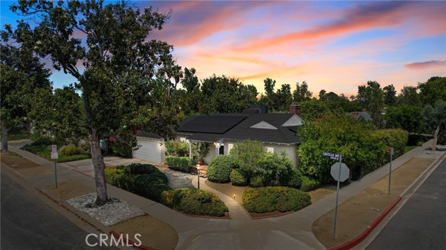 5834 Costello Avenue, Van Nuys CA: https://media.crmls.org/medias/38f55762-4915-4c57-9b09-0d677b4389ab.jpg