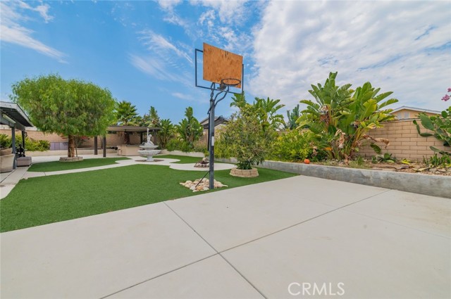 Detail Gallery Image 15 of 28 For 1424 Norfolk St, Corona,  CA 92878 - 4 Beds | 2 Baths
