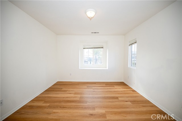 Image 16 of 28 For 1886 Spring White Rd