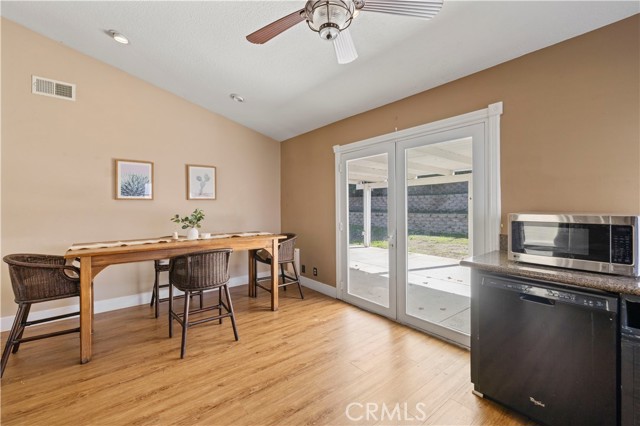 Detail Gallery Image 17 of 43 For 22552 Barcotta, Saugus,  CA 91350 - 3 Beds | 2 Baths