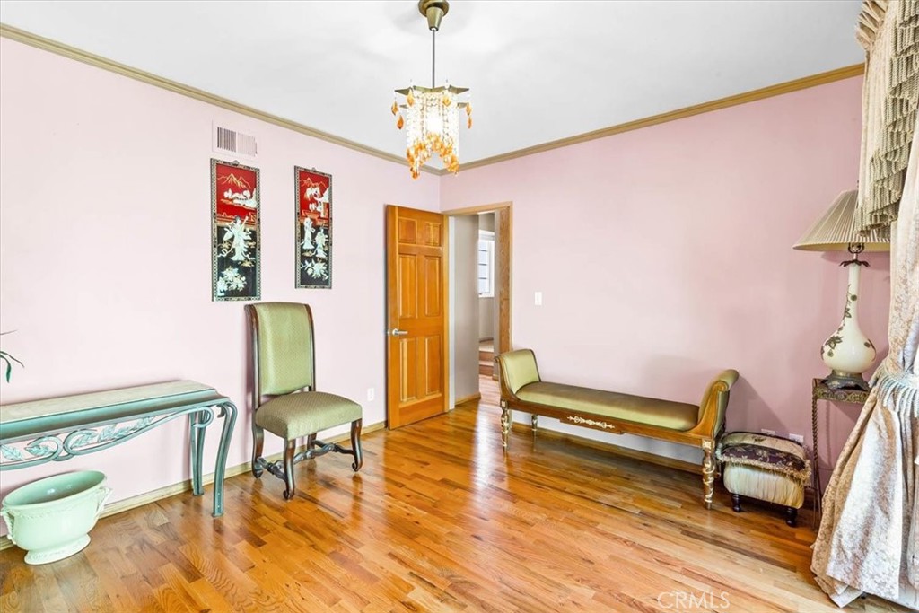 https://media.crmls.org/medias/38f76683-d060-45e9-b0fd-ce02c23ce199.jpg?preset=X-Large