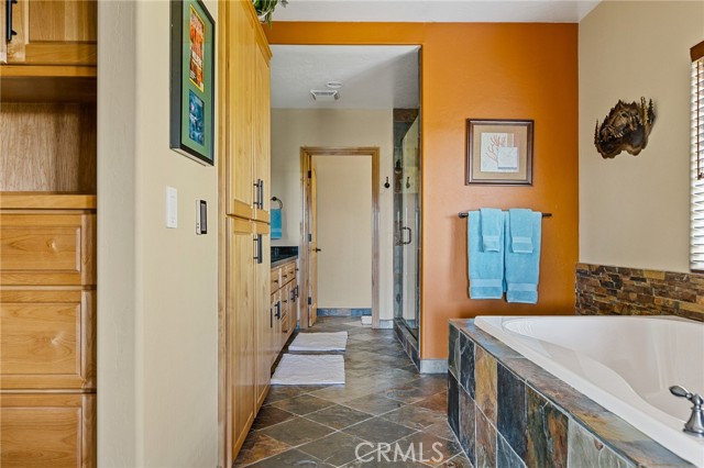 Detail Gallery Image 15 of 30 For 905 Del Norte Ln, Lake Arrowhead,  CA 92352 - 3 Beds | 2/1 Baths