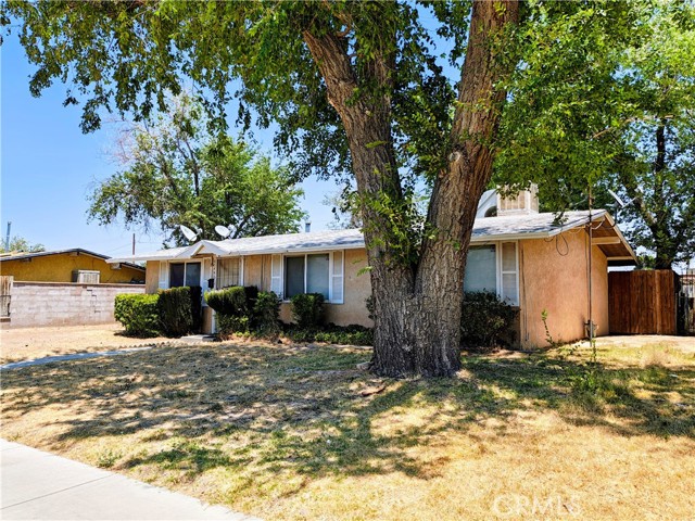 Detail Gallery Image 3 of 20 For 45446 10th St, Lancaster,  CA 93534 - 3 Beds | 1/1 Baths
