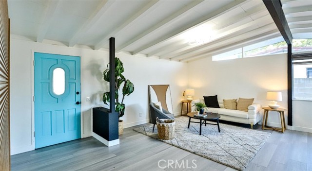 Detail Gallery Image 8 of 37 For 2540 W Picadilly Way, Anaheim,  CA 92801 - 3 Beds | 1/1 Baths