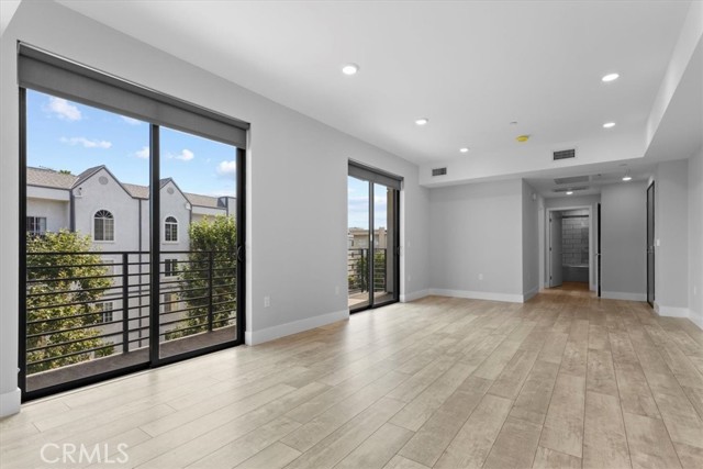 4383 Sepulveda Boulevard, Sherman Oaks CA: https://media.crmls.org/medias/38f9c5be-db2d-40fa-af3d-293adf67f56e.jpg