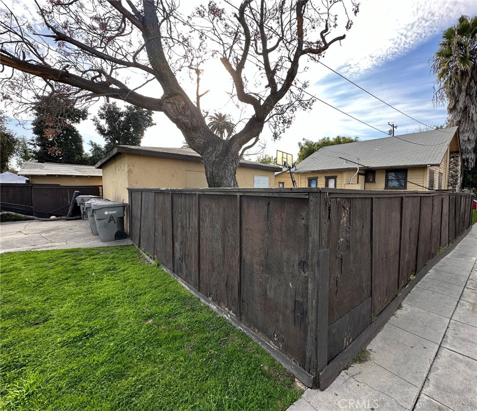 MLS #OC25072693 img 2