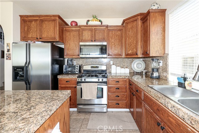 Detail Gallery Image 32 of 60 For 9635 Heatherhearst Dr, Chowchilla,  CA 93610 - 5 Beds | 2/1 Baths