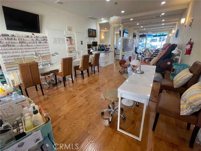  Commercial for Sale in Studio City, California
