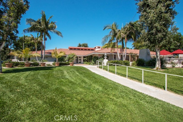 2049 Via Mariposa East, Laguna Woods CA: https://media.crmls.org/medias/38fc2ee7-f313-4890-bc89-56a74ecef27d.jpg