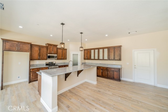 Detail Gallery Image 6 of 52 For 1525 Smoke Tree Rd, Pinon Hills,  CA 92372 - 4 Beds | 2 Baths
