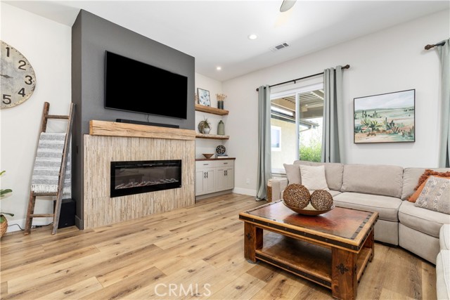 1613 Via Flora, Paso Robles CA: https://media.crmls.org/medias/38fcc8f9-dd9c-42b7-9381-a77000e7a732.jpg