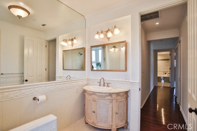 16802 Kamalii Drive, Huntington Beach CA: https://media.crmls.org/medias/38fd47d3-8aed-42cb-b825-2576e8a86fe7.jpg