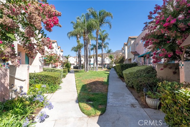 Detail Gallery Image 14 of 14 For 13901 Olive View Ln #68,  Sylmar,  CA 91342 - 3 Beds | 2/1 Baths