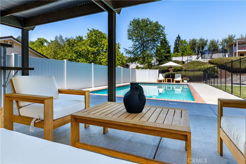 1307 Crown Way