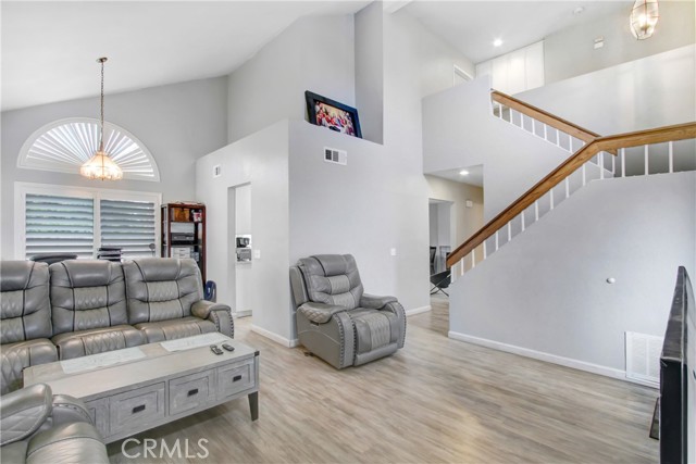 Detail Gallery Image 2 of 15 For 317 Aurora Dr, Perris,  CA 92571 - 3 Beds | 2/1 Baths