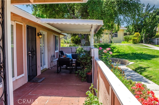 19152 Avenue Of The Oaks, Newhall CA: https://media.crmls.org/medias/38ffd8d3-ccc6-486c-bfa5-15fcb20ab35c.jpg