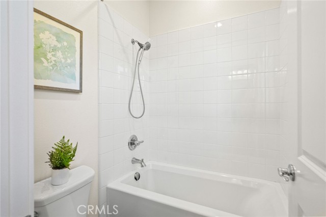 15 Clover, Lake Forest CA: https://media.crmls.org/medias/39004a41-603f-4fe9-982f-0f027794600f.jpg