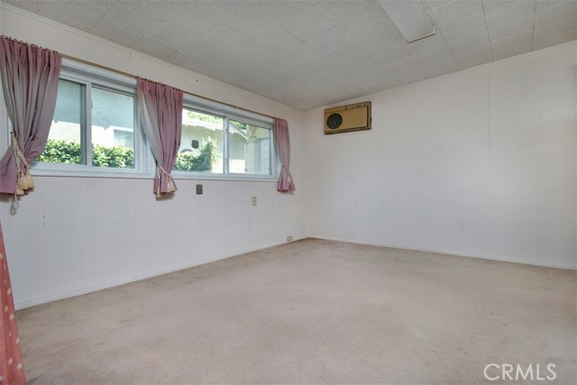 631 N Evergreen Street, Burbank CA: https://media.crmls.org/medias/3900b579-4b25-4bba-831e-03fa2e8d9c0b.jpg