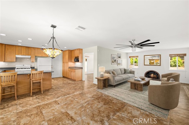 Detail Gallery Image 3 of 31 For 1029 W Clifton, Redlands,  CA 92373 - 3 Beds | 2 Baths