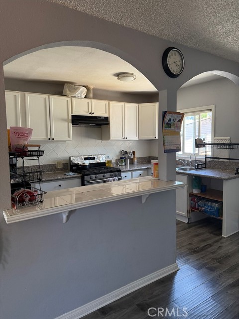 230 E 21st Street, San Bernardino CA: https://media.crmls.org/medias/3902e9b0-9910-4b8c-a090-f0e8190dec6b.jpg