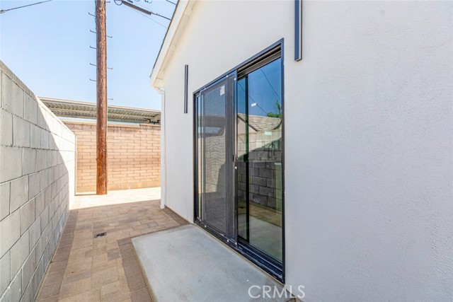 Detail Gallery Image 3 of 27 For 8256 1/2 Vantage Ave, North Hollywood,  CA 91605 - 3 Beds | 2/1 Baths