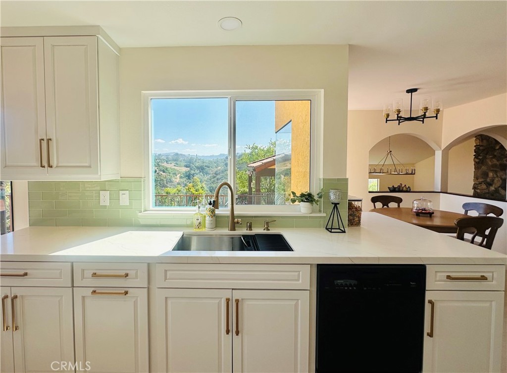 MLS #OC25176805 img 12