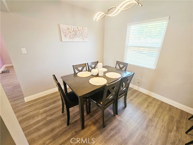 Detail Gallery Image 17 of 29 For 2124 Shamrock Way, Bakersfield,  CA 93304 - 2 Beds | 1 Baths