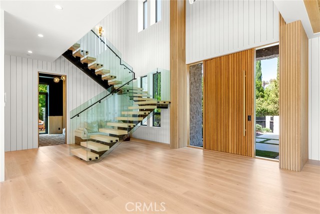 4601 Vista De Oro Avenue, Woodland Hills CA: https://media.crmls.org/medias/39058e4f-cc4e-4e1b-af27-30df813bc8a4.jpg