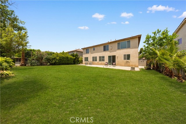 12337 Columbia Lane, Eastvale CA: https://media.crmls.org/medias/3905ac58-82fa-4d52-b209-91cdf91d0cfe.jpg