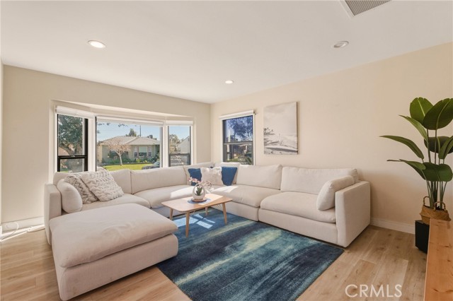 Detail Gallery Image 6 of 23 For 4417 Mcnab Ave, Lakewood,  CA 90713 - 3 Beds | 2/1 Baths