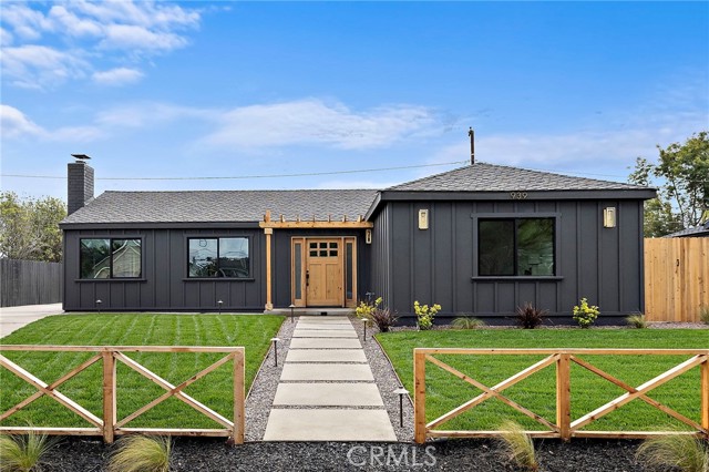 Detail Gallery Image 2 of 37 For 939 Congress St, Costa Mesa,  CA 92627 - 4 Beds | 2 Baths