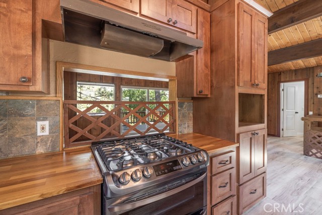 Detail Gallery Image 12 of 42 For 1113 Michael Ave, Big Bear City,  CA 92314 - 4 Beds | 2/1 Baths