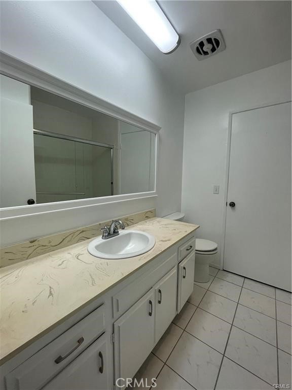 Detail Gallery Image 14 of 19 For 730 Amigos Way #1,  Newport Beach,  CA 92660 - 2 Beds | 2 Baths