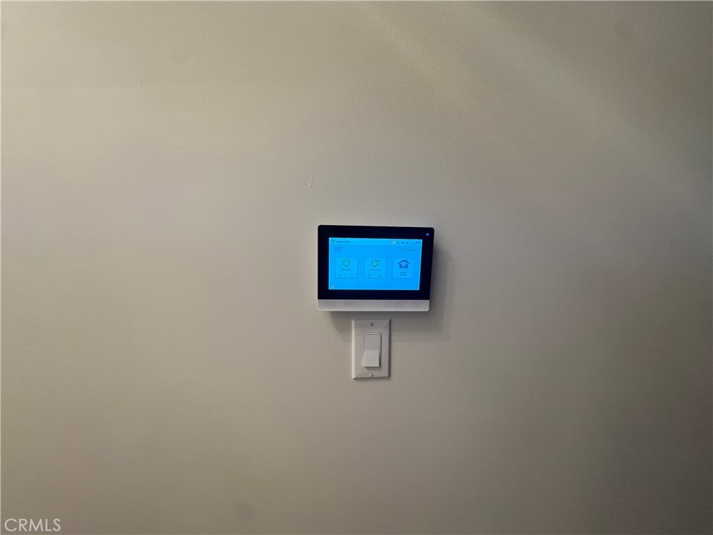 https://media.crmls.org/medias/390750f7-61b9-40f0-b4d3-179d8f2e7c4f.jpg?preset=X-Large