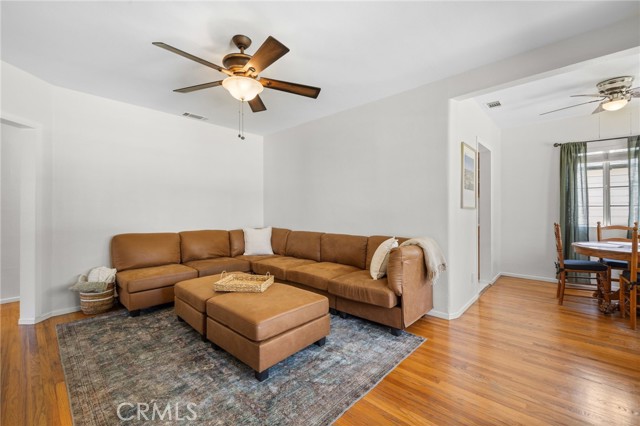 1820 N Avon Street, Burbank CA: https://media.crmls.org/medias/3907708a-78fa-4516-bd51-93856d6a1888.jpg