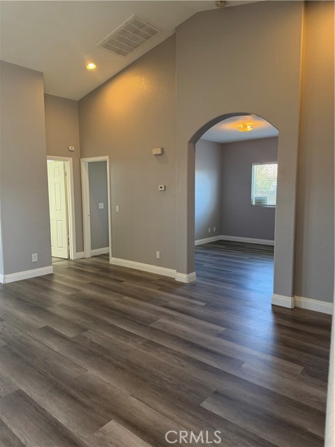 Detail Gallery Image 8 of 10 For 16146 Winona St, Victorville,  CA 92395 - 4 Beds | 2 Baths