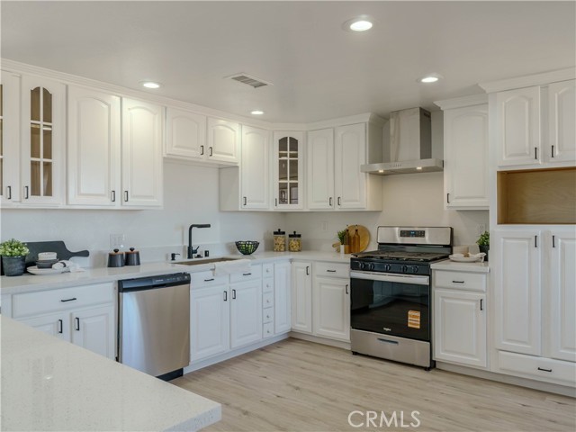Detail Gallery Image 9 of 42 For 15801 Malpais Ln, Victorville,  CA 92394 - 3 Beds | 2 Baths